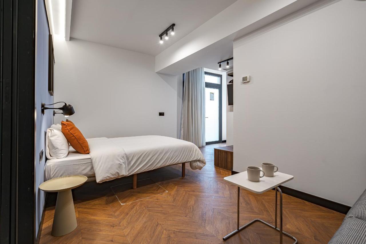 Style Suites By Olala Homes Madrid Exterior photo